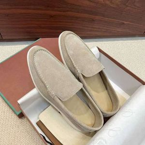 Loro Pianas Zapatos de lujo LP Mocasín Paseo de verano Hombres Vestido casual Cuero de gamuza Zapatilla de deporte hecha a mano Resbalón en pisos ligeros y cómodos para caminar al aire libre 38-46Bolso de caja