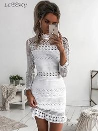 Lossky sexy wit kanten stiksel hol uit feestjurken elegante vrouwen korte mini zomer casual kleding voor 240412