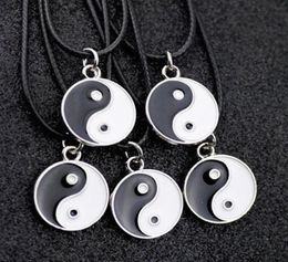 Lot 10 pièces mode femmes men039s taoïsme Tai Chi yin yang pendentif à breloques collier entier HJ087414099