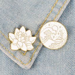 Fleur de Lotus vague nuit étoilée émail broche badge broche sac vêtements épinglettes dessin animé plante lune Nature bijoux cadeau pour amis