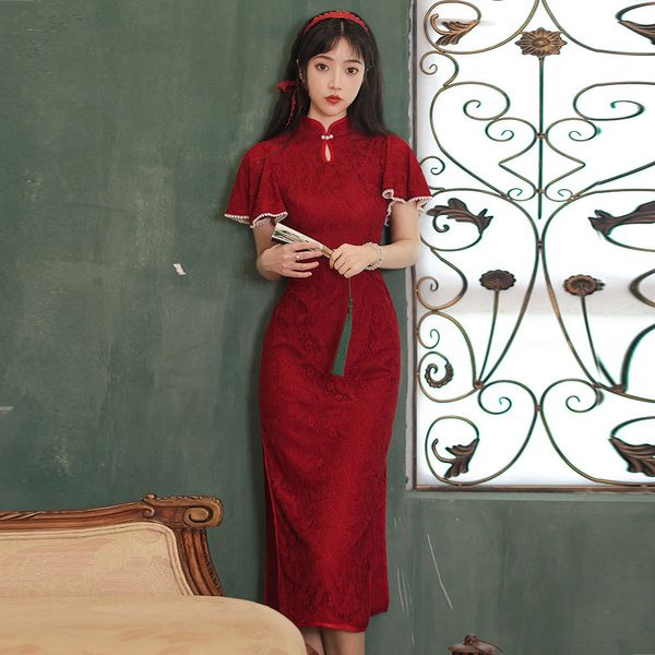 Mangas de hoja de loto Tendencia china Boda Vintage Vino rojo Encaje Cheongsam Versión mejorada Novia Claret Brindis Vestido de noche