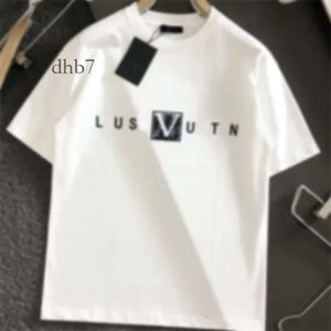 Louies Vuttion Shirt Luxury Men's T-shirts Designer T-shirt Black Red Lettre imprimées Chemises à manches courtes Brand de mode de mode T-T-TEES ASIAN SIME S-XXXXL 212