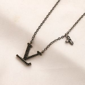 Louiseviution Designer Colliers de création en or FADING 18K Brands de marque Pendants Colliers Perles de pendentif en acier inoxydable