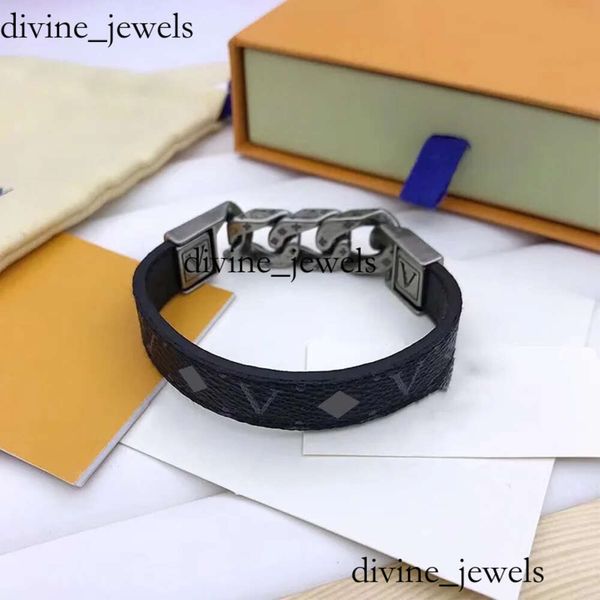 Collier LouiseviUtion Fleur Bijoux de créateur de luxe pour hommes ouvrant les femmes bracelets de mode élégante bracelets en cuir marron avec lettres juif 7385