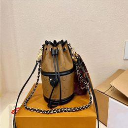 Louls Vutt 24ss sac fourre-sac de créateur seau nouveau sous-ararté sac crossbody sac pour femmes