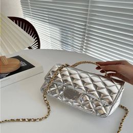 LOULS VUTT 7A LUXURIE BAG Fashion Design Handbag Handsbag Women's Classic Hollow Black Diamond Handsbag Exquis Coue de veau Production en cuir Ret Aokn