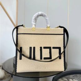 Louls Vutt Designer Handbags Tote Tote Femmes Sac à bandoulière Sacs de mode tisser la broderie de vacherie de vache amoureuse