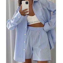 Loung Dames Women's Home Clothes Stripe Lange Mouwen Shirt Tops en losse Hoge getailleerde Mini Shorts Tweedelige Set Pyjama 210830