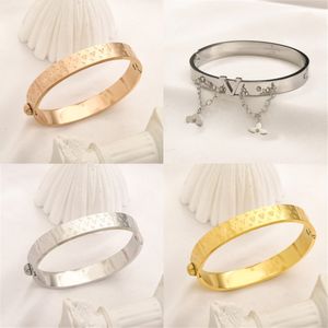 LouVuittos Nouvelle série de serrures en cuir Bracelets à breloques classiques pour femme cadeau en argent sterling 925 plaqué or 18 carats de qualité supérieure bijoux de créateur de luxe cadeau de fiançailles