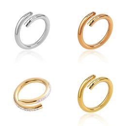 Love 2024 Rings For Women Diamond Designer Ring Finger Nail Sieraden Fashion Classic Titanium Steel Band Gold Sier Rose Color Grootte 6-9Q9 Originele kwaliteit