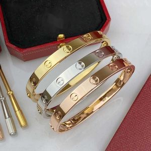 Liefde Bangl Bangle 18k armband heren voor vrouw ontwerper 16 ~ 22cm T0p kwaliteit hoogste teller mode stijl verjaardag geluk Bangle 750