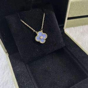 Love Clover Designer Charm Pendentif Colliers pour femmes Light Purple Stone Diamond Goth Sailormoon sœur Whale Moissanite Chain119