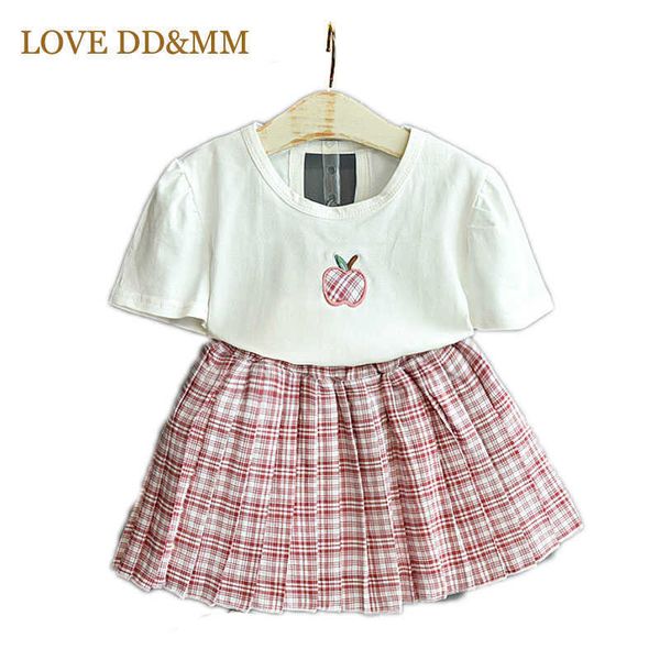 LOVE DDMM Filles Ensembles Été Appliquer Broderie T-shirts à manches courtes Plaid Jupes plissées Costume pour enfants Vêtements Tenues Costume 210715