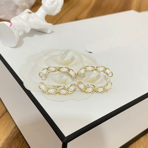 Boucles d'oreilles d'amour pour femmes 18 boucles d'oreilles plaquées or Printemps Perle Diamant Boucles d'oreilles Designer Femmes 2023 Bijoux Cadeaux de mariage Bijoux de charme en gros