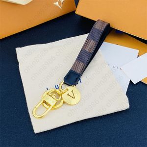 Amor pareja de regalos diseñador de llaveroinas de la marca para la llave nuevos hombres de lujo para mujer de oro llavero de cuero chicas bolsas de patrón clásico