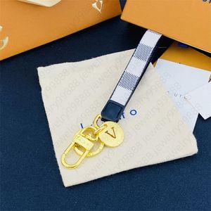 Regalo de amor Pareja Llavero Diseñador Marca Cordones para llaves Nuevo Lujo Mujeres Hombres Oro Cuero Coches Llavero Bolso para mujer Cordones de patrón clásico