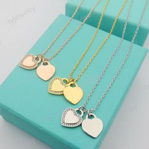 Amour coeur designer collier femmes hommes bijoux de luxe lettre plaqué or chaîne en argent femme pendentif colliers designer mode métal cadeau de Noël