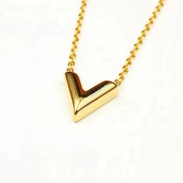 Amour coeur Desinger femmes chaîne en acier inoxydable or Sier collier pendentif classique colliers bijoux G237153C