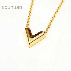 Love Heart Desinger Womens Chain en acier inoxydable or Sier Collier Pendant Colliers classiques Bijoux G237153C