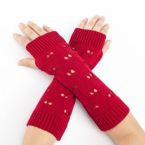 Gants de couverture de bras de poignet tricotés en forme de cœur d'amour, gants d'hiver sans doigts, mitaines sans doigts en Crochet pour femmes, mode