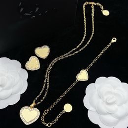 Amour coeur en forme de diamant incrusté pendentif collier bracelet boucle d'oreille clous d'oreille Banshee concepteur bijoux femmes anniversaire fête cadeau HMS30 -63