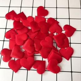 Liefde hartvormige sponspetaal voor bruiloft decoratieve handgemaakte doe -het -zelf bloemblaadjes bruiloftsfeestje 2,5 cm