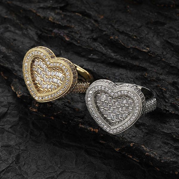 Amour Coeur Shpate Bague Hip Hop Cuivre Prong Zircon Cubique Femmes Mariage De Mariée Personnalisé Anneaux Populaires Véritable Plaqué Or Glacé Esthétique Pierres Précieuses Bijoux