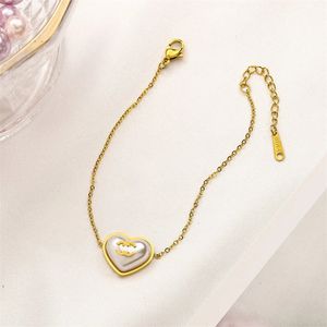 Conjunto de joyas de amor Conjunto de collar y pulsera Aretes chapados en oro de 18 quilates Collar con colgante de perlas de corazón para mujer Collar de regalo de boda Conjunto de joyas al por mayor