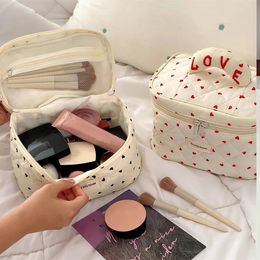 Love Mini Heart Print Soft Cotton Cosmetic Bags Korea Ins opslag Make -up voor vrouwen draagbare reisorganisator toilettas tas 240429