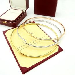 Gargantillas de uñas de amor Gargantillas para hombres y mujeres Collar de amor de lujo clásico Collar de diseñador de acero inoxidable de oro de 18 quilates