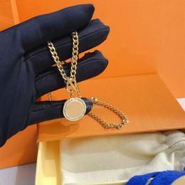 Ожерелье «Любовь» Дизайнерские женские подвески Ретро украшения из бронзы Ожерелья с подвесками-цепочками Модные латунные украшения216z