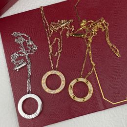 Love Necklace for Women Designer Diamond Gold Ploated 18K T0P Kwaliteit Officiële reproducties Merkontwerper Crystal Luxury Exquisite Gift 011