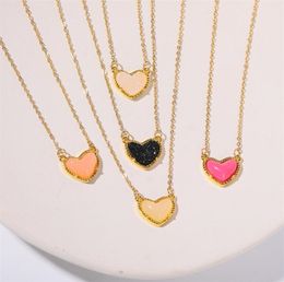 Collier d'amour Pendentif de pierre naturelle multicolore Collier de coeur sucré