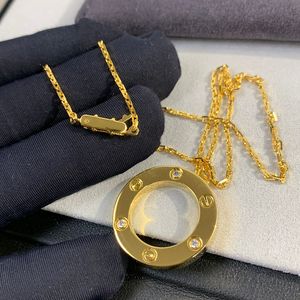 LIEFDE ketting Drie diamanten designer ketting voor vrouwen Verguld 18K T0P kwaliteit hoogste tegenkwaliteit Dubbelzijdig ronde taart sieraden 007