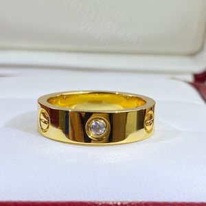 Love Ring 3 Diamonds 5,5 mm voor vrouwelijke ontwerper voor man Diamond Gold vergulde 18K T0P Kwaliteit Officiële reproducties Classic Style Fashion Luxury Anniversary Gift 007