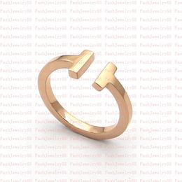 Love Ring Men's's Ring Bijoux de luxe Titane Yellow Gold Silver Rose taille 6/7/8 / 911mm Anneaux non allergiques Designer Bijoux pour femmes