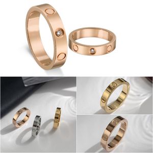 Liefde ring dames heren designer band ringen big size1 paar sieraden titanium staal mode klassieke dagelijkse outfit bruiloftschroef met diamanten maat 5-11 rode doos gif