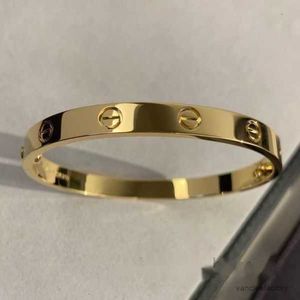 Love Series Gold Bangle Au 750 18 K nooit vervagen 18-21 maat met doos schroevendraaier Officiële replica kwaliteit luxe luxemerk voor vriendin paar armband geluk a8ph