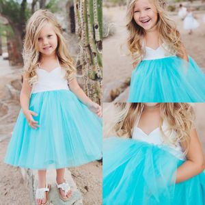 Lovely 2017 Toddler Short Flower Girls Vestidos para Country Beach Garden Weddings Cheap Halter Pleats Hasta la rodilla Girls Dress Casual EN11182