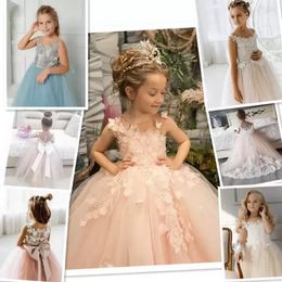 Belle 3D Floral Applique Fleur Filles Robes Bretelles Croisées Dos Nu Communion Robes De Fête Puffy Tulle Anniversaire Robe De Bal Filles Pageant Robe MC2300-2309