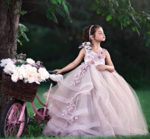 Belle robe de ballon fleur filles robes organza volants à niveau à la main fabriqué à la main fleurs sans manches longueur longueur de partisons enfants