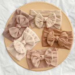 Lovely Born Baby Bandband pour les filles élastiques en tricot élastique Bows Turban Soft Nylon Kids Headwear Hair Accessoires 240515