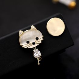 Mooie Crystal Cat Magneet Broche Pak Shirt Collar Pin beschadigt geen kleding Leuke dier broches voor damesmode-sieraden