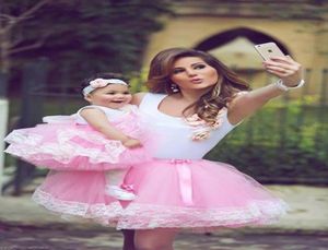 Mooie schattige roze moeder en dochter feestjurken korte bloemenmeisjes jurken tule bal kanten rand feestjurken7829247