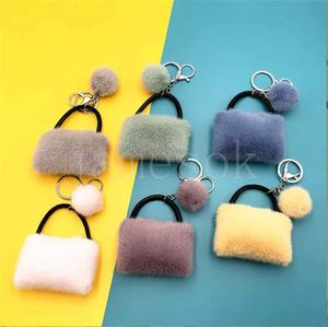 Jolie en faux fourrure Keychain Pompom Fluffy Belle portefeuille Zero Modeling Key Chain Keyring Femmes Sac Cadeaux de Noël DF150