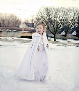 Belles filles cape Caped Made Kids Wedding Cloaks Faux Fur Veste pour l'hiver Kid Flower Girl Satin Hooded Child Coats1734668