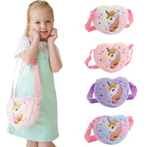 Belle sac à main en forme de coeur pour les filles broderie Unicorn Kids Sac à bandoulière bébé mini-sac à main 240424
