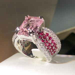 Belle rose CZ Zircon diamant pierre anneaux pour femmes filles belle élégante amour luxe concepteur mignon grande pierre carrée chinois bague bijoux