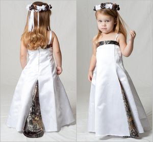 Encantadores vestidos de niña de las flores de Realtree Camo para el banquete de boda Vestido de niña de las flores con temática del bosque Correa delgada Vestido de desfile para niños por encargo 309S