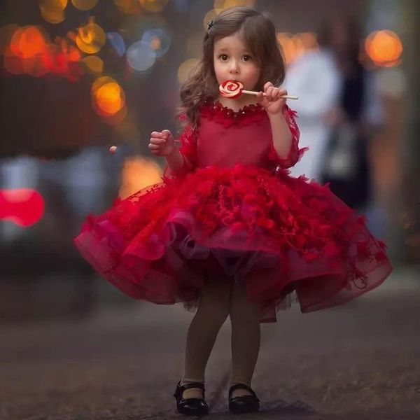 Preciosos vestidos rojos para desfile de niñas Vestido de fiesta hinchado Apliques florales Hasta la rodilla con gradas Vestido de niña de flores Manga larga Vestidos formales para niños